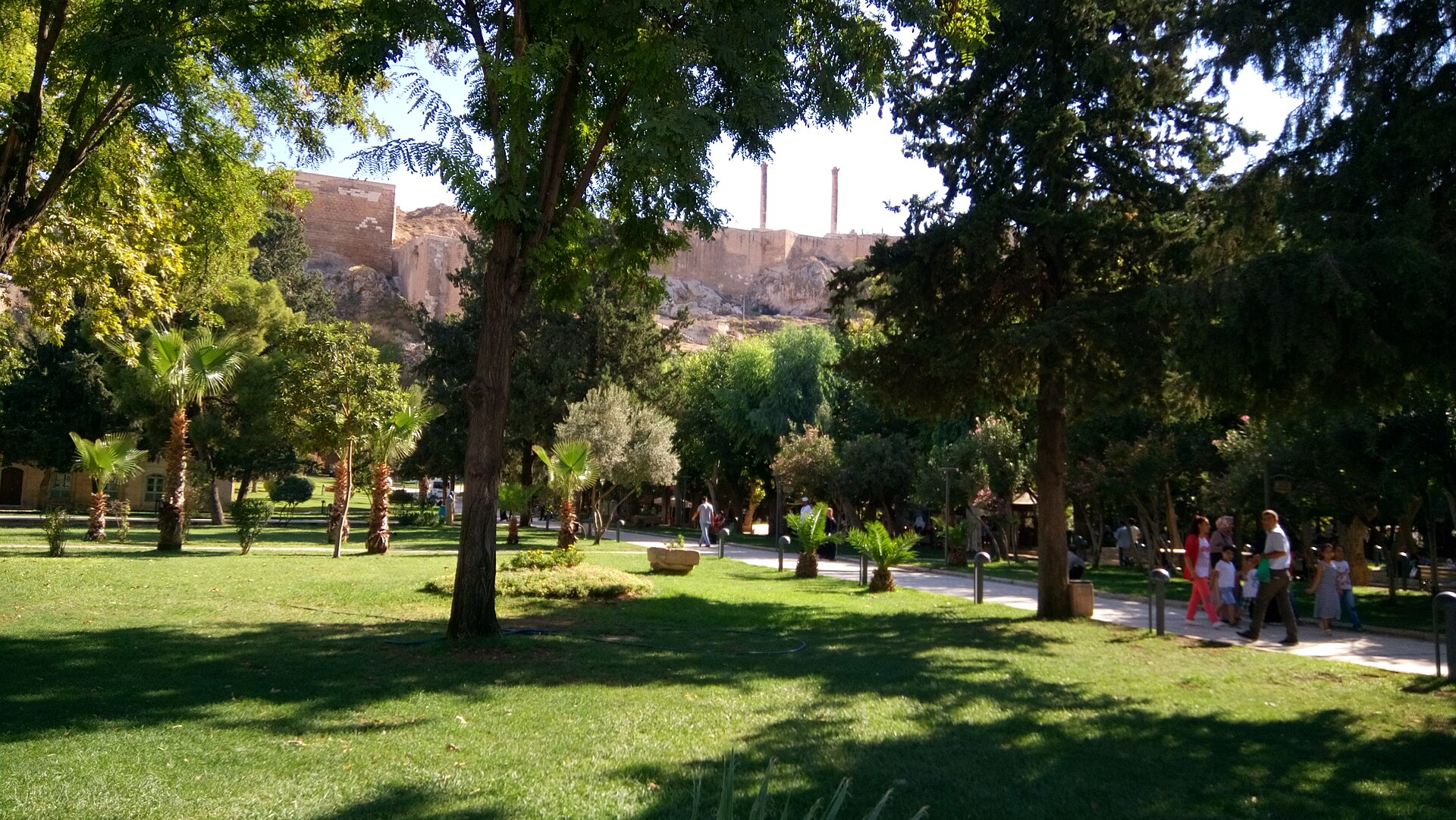Balikligol pool with Urfa Castle and its twin columns above