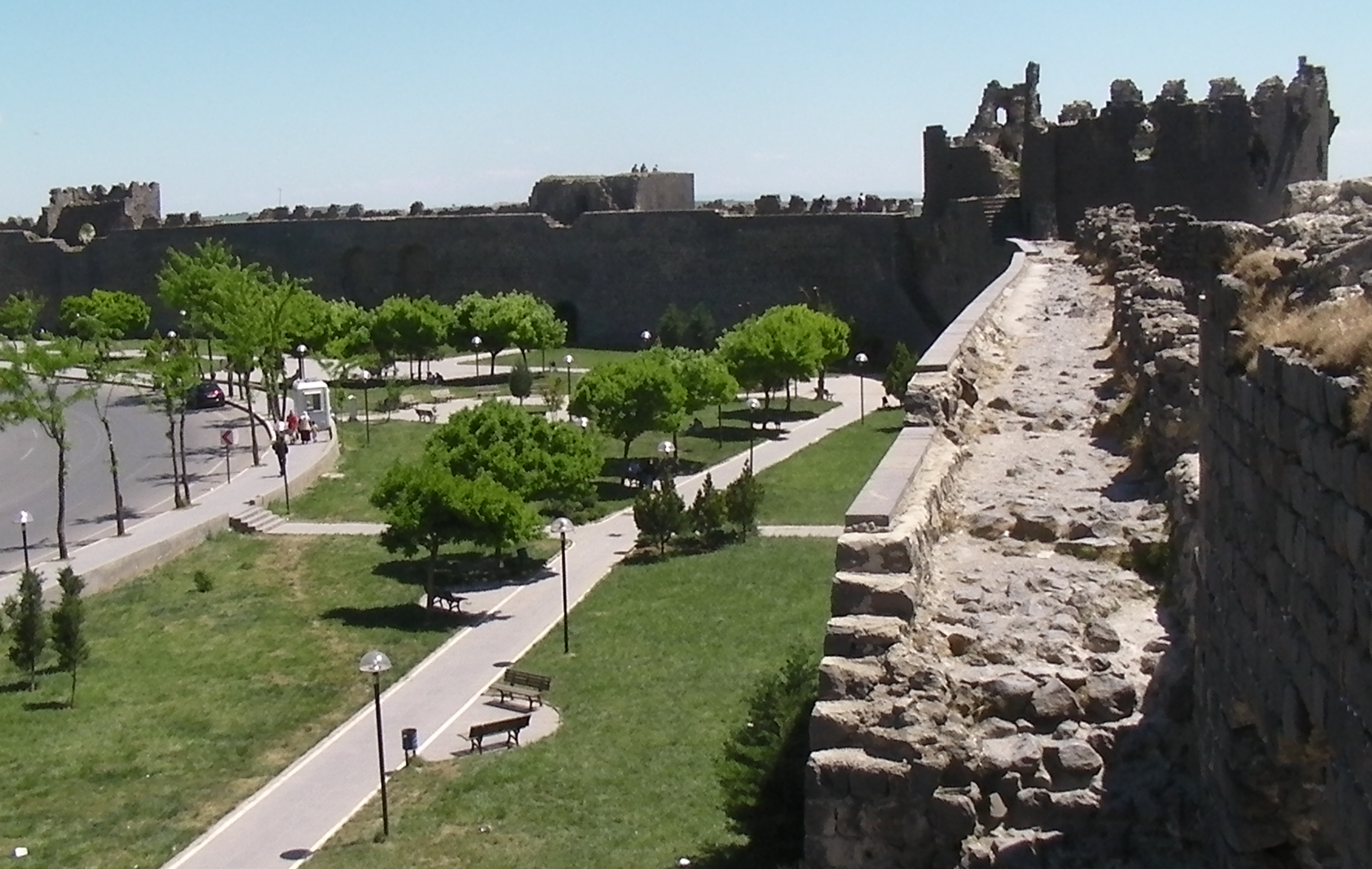 The black basalt city walls of Diyarbakır above the Tigris